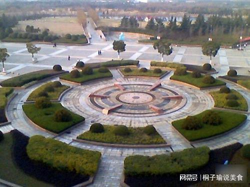 上海大学八卦广场,校园文化地标与学子聚集地掠影